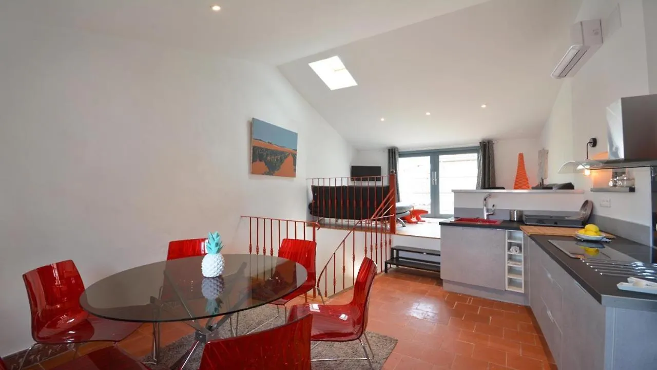 Casa de Férias L'Escalier Rouge Vila Arles França